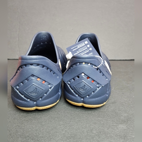 Sperry - Picture 4 of 8